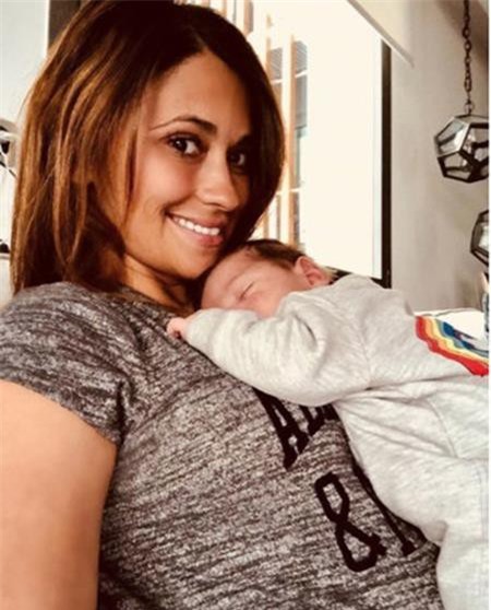 Bà xã của Messi bất ngờ bị trêu chọc trên mạng xã hội