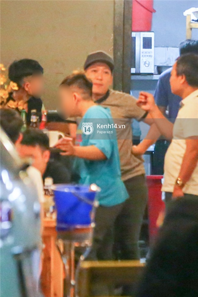 Trong khi Nhã Phương sang Thái chơi Songkran, Trường Giang bị bắt gặp đi uống bia cùng bạn bè giữa đêm - Ảnh 4.