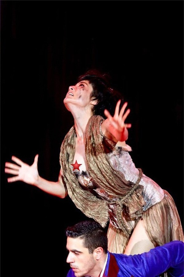 Đâu chỉ Hà Hồ, dàn mỹ nhân Việt này cũng từng ngượng chín vì sự cố lộ hàng - Ảnh 7.