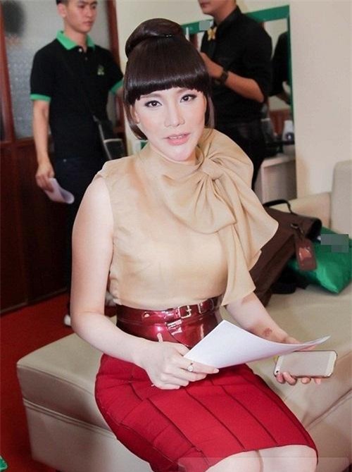 khuon mat cung do, nam lan bay luot bien dang khien my nhan viet vuong nghi van pttm - 5