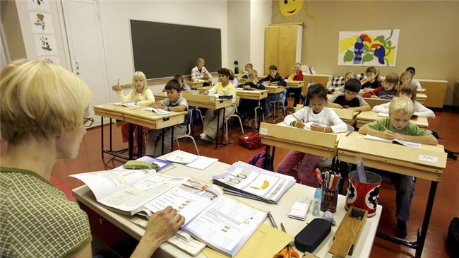 Bỏ dần thi cử, điểm số không phải thứ quan trọng nhất: Các nước trên thế giới đang giúp học sinh giảm áp lực học hành như thế nào?