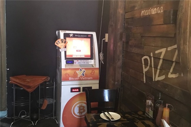 Mua bán tiền ảo bằng máy ATM âm thầm diễn ra tại Sài Gòn