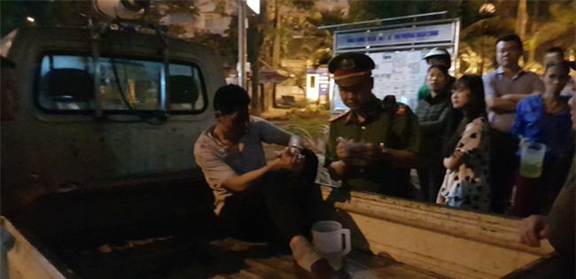 Vợ tài xế xe ô tô nhẫn tâm kéo lê người đàn ông hàng trăm mét yêu cầu công an điều tra người đánh chồng - Ảnh 1.