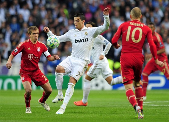 Ở bán kết Champions League 2012, Real Madrid thua Bayern Munich sau loạt đá luân lưu định mệnh
