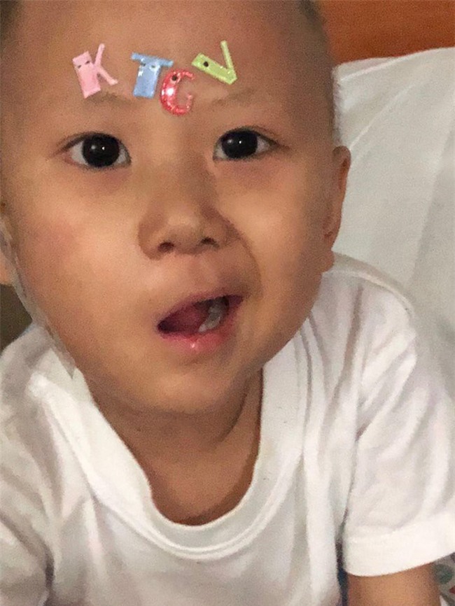 Hành trình tìm lại bầu trời tuổi thơ của em bé 4 tuổi Quang Minh và cuộc chiến với bệnh ung thư máu khiến nhiều người bật khóc - Ảnh 7.