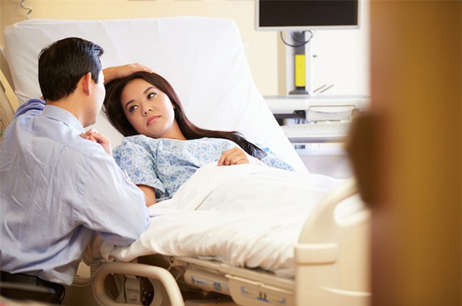 Tái mặt vì bị mẹ chồng bắt ngoại tình tại trận, nhưng cách xử sự của bà lại khiến tôi day dứt mãi không thôi - Ảnh 2.