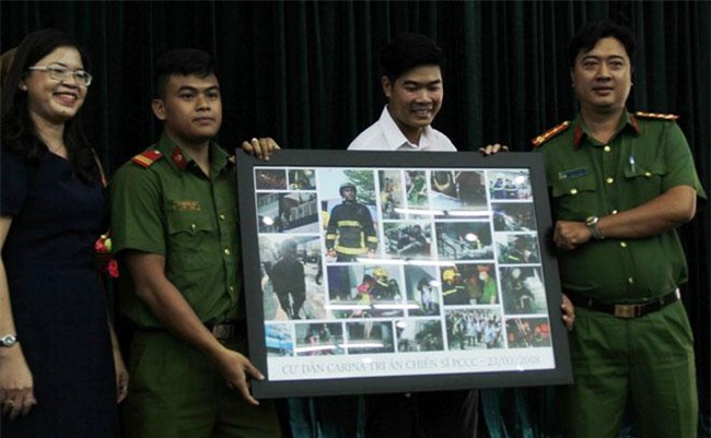nguoi phu nu bat khoc khi gap lai an nhan vu chay carina: “luc ay toi chi kip hoi ten" - 1