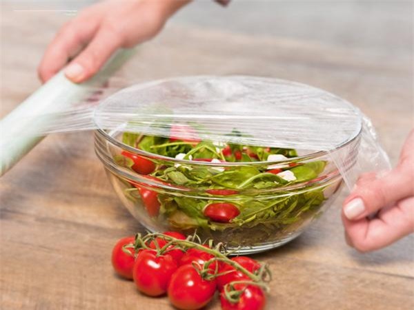 ruoc doc vao nguoi neu khong biet cach dung mang boc thuc pham - 3