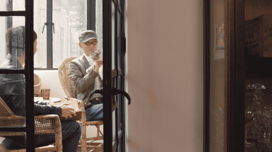 Cặp vợ chồng hạnh phúc viên mãn mặc dù đi ngược lại mọi quy chuẩn trong hôn nhân - Ảnh 6.