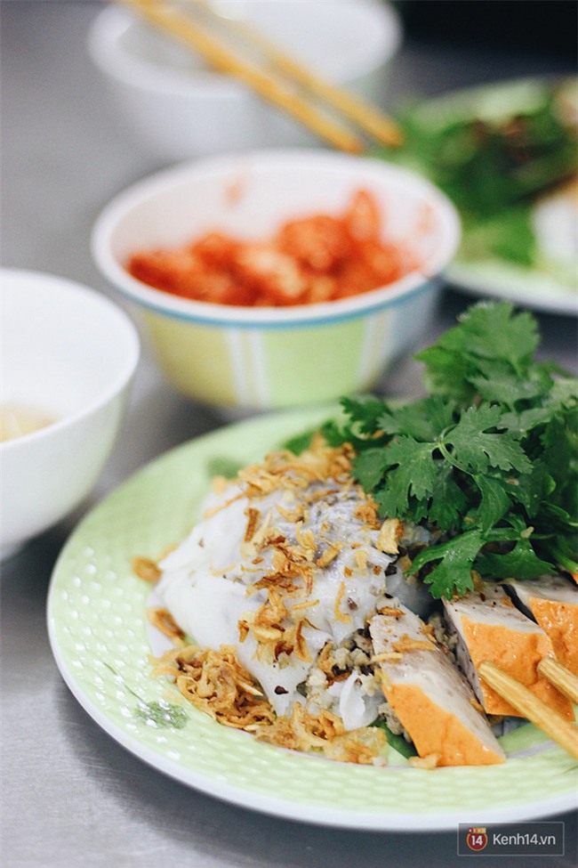 Hàng bánh cuốn lâu năm ở Hà Nội có món nước chấm đặc biệt không hề dùng mắm - Ảnh 11.