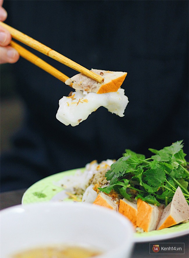 Hàng bánh cuốn lâu năm ở Hà Nội có món nước chấm đặc biệt không hề dùng mắm - Ảnh 11.