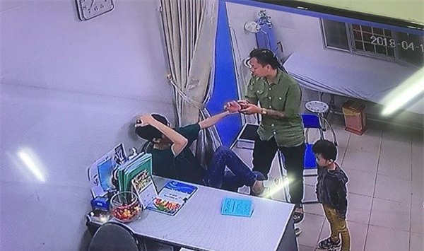 bác sĩ bị đánh,đánh bác sĩ,Bệnh viện Xanh Pôn,hành hung bác sĩ,an ninh bệnh viện
