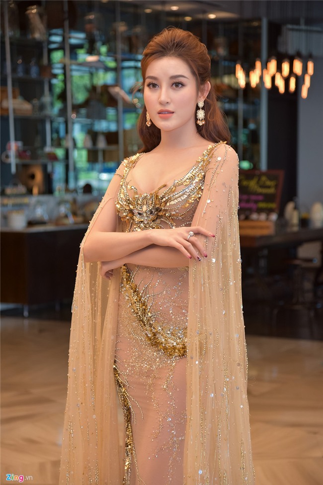 Do My Linh, Huyen My do sac Hoa hau dep nhat the gioi o Sai Gon hinh anh 6