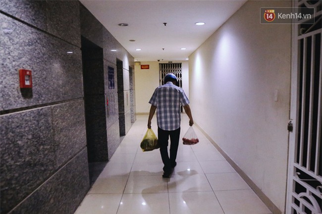 Cuộc sống u tối, lạnh lẽo của những cư dân bám trụ chung cư Carina sau vụ cháy 13 người chết - Ảnh 19.