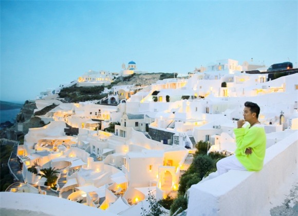 Đàm Vĩnh Hưng, Santorini, sao Việt