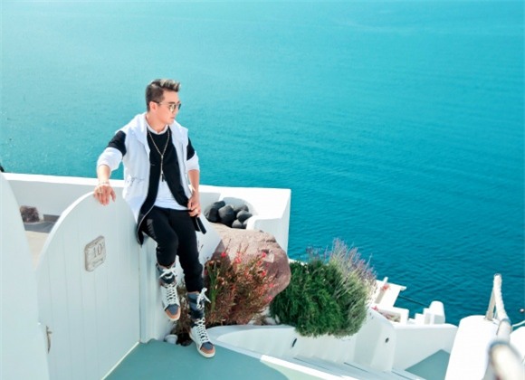 Đàm Vĩnh Hưng, Santorini, sao Việt