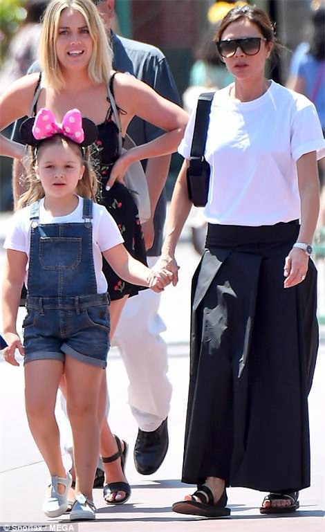 Các con nhà Beckham đều đã cực cao lớn, đặc biệt Harper cho thấy tiềm năng trở thành siêu mẫu - Ảnh 2.