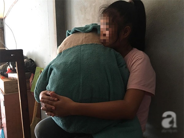 TP.HCM: Phải ở nhà vì không có tiền đi học, bé gái 11 tuổi câm điếc bị xe ôm đưa vào nhà nghỉ xâm hại