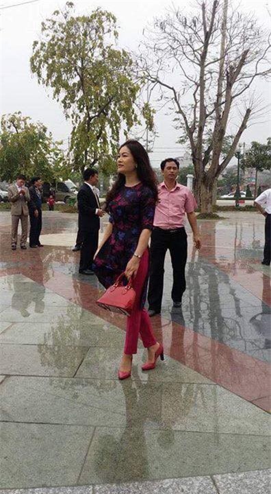 Vợ hốt hoảng thấy ảnh chồng chụp với phụ nữ khác, biết danh tính rồi còn giật mình hơn - Ảnh 5.