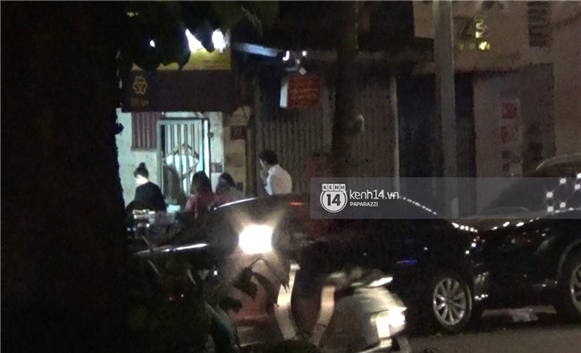 Clip: Nhan Phúc Vinh cởi áo khoác cho Nhã Phương khi ngồi cạnh, cùng nhau đi ăn đến gần 2 giờ sáng - Ảnh 11.