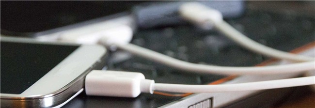 Smartphone có thật sự sạc pin nhanh hơn khi bật chế độ máy bay? - Ảnh 2.