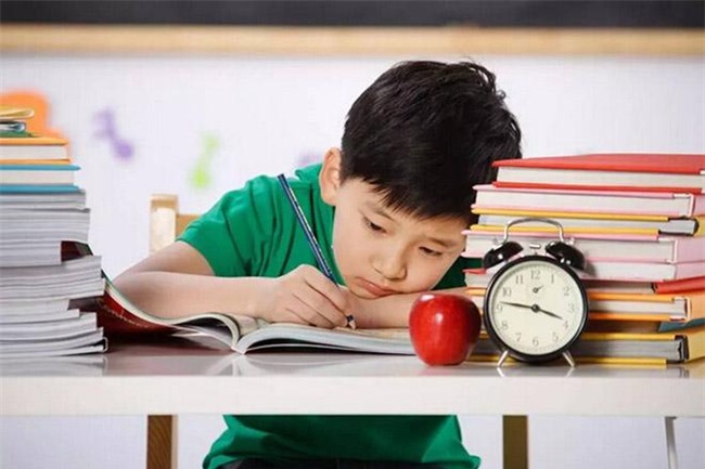 4 cau noi cua bo me khien con tre "tat ngum" hung lam bai tap ve nha - 4