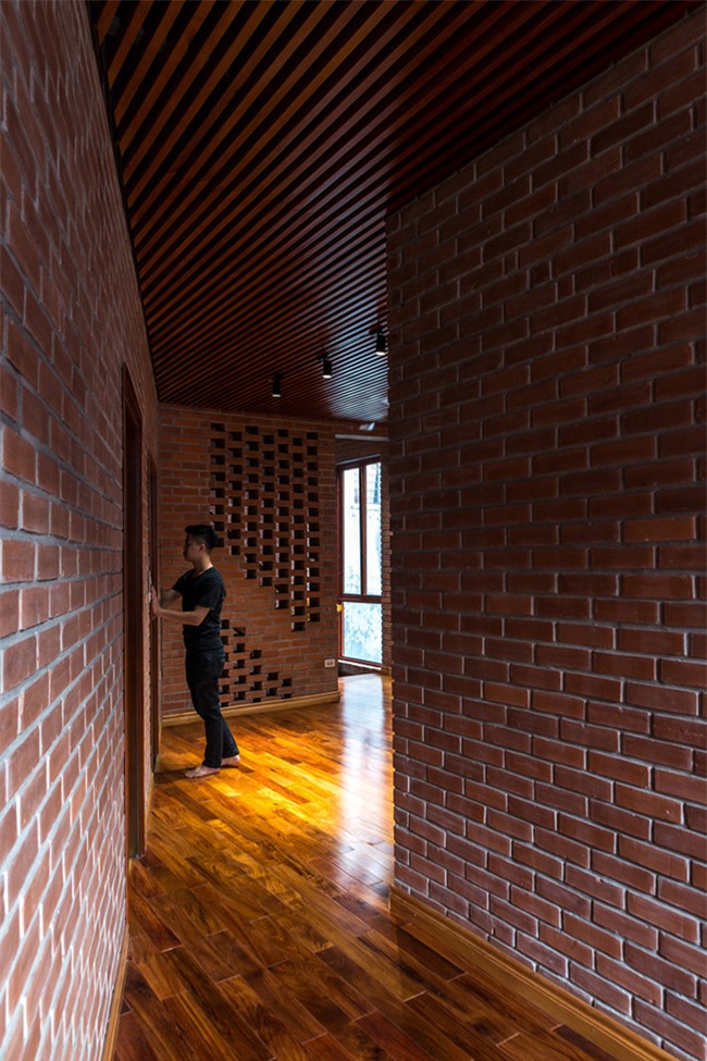 nha viet nhu lo cot nhung lai duoc bao tay het loi khen vi... thong thoang hinh anh 10