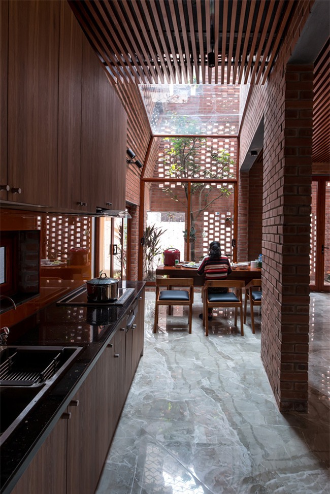 nha viet nhu lo cot nhung lai duoc bao tay het loi khen vi... thong thoang hinh anh 13