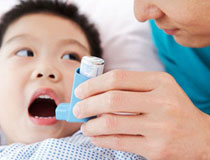 Có tiền sử bị hen suyễn, lại học theo thói xấu từ bạn bè và bỏ qua lời dặn của bác sĩ, cô gái phải nhập viện cấp cứu-3