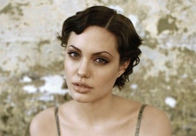 Angelina Jolie viết tâm thư trải lòng chuyện cắt bỏ ngực