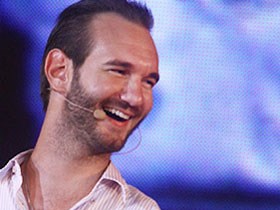 Khoảnh khắc ấn tượng đêm giao lưu Nick Vujicic với giới trẻ Hà Nội