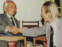 Sửa Quốc ca: Ngó người... ngẫm ta