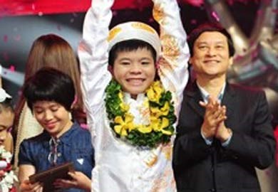 Dân mạng xôn xao với công văn 'vận động bình chọn Quang Anh'