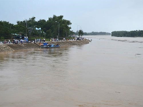 Thủy điện xả lũ, dân lo sốt vó