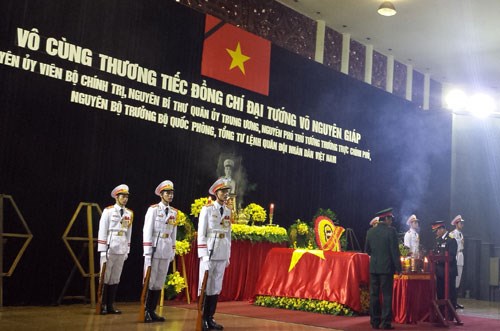 Lễ viếng Đại tướng Võ Nguyên Giáp trên cả nước