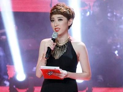 MC 'thảm họa' The Voice trần tình sự cố 'lỡ lời'