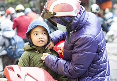 Bấn loạn khi da con đỏ như tôm luộc vì viêm da cơ địa, làm gì để con hết ngứa?-4