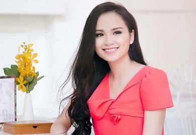 Diễm Hương tiết lộ chuyện từng bị đại gia đòi quà