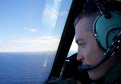 Hộp đen MH370 có thể đã hết pin