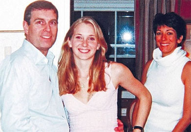 Cô gái xinh đẹp dụ dỗ bé trai 12 tuổi quen qua game online trốn gia đình, vượt 490km đến nhà để mây mưa còn đăng đàn khoe mẽ-4