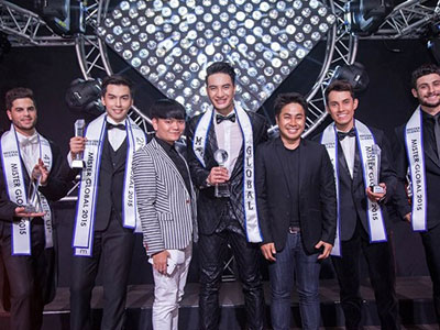 Lạ lùng xem Á vương Việt Nam thi ứng xử: Loay hoay dùng Google dịch rồi đưa luôn điện thoại cho MC trả lời giúp-3