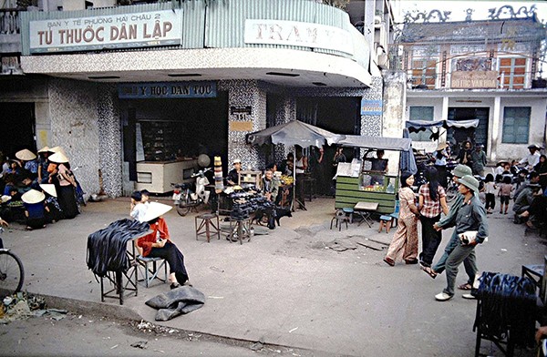 Đà Nẵng 1979. Ảnh chụp đối diện Chợ Cồn, Phường Hải Châu 2. Hiện nay là đường Hùng Vương.