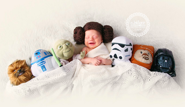 Hóa trang thành công chúa Leia trong bộ phim viễn tưởng "Star Wars".