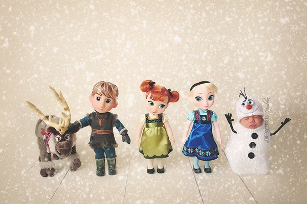 Em bé biến thành người tuyết Olaf trong phim hoạt hình "Frozen".
