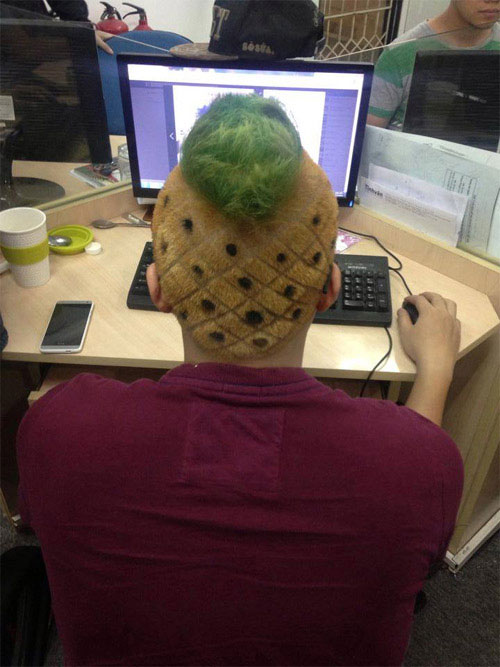 Với mái tóc này, Tiến Đạt được mệnh danh là 'Thanh niên cứng của năm'.