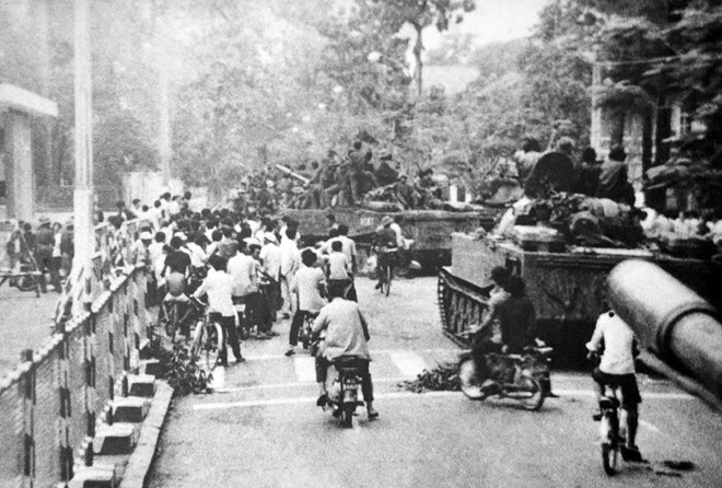 Đánh chiếm cầu Thị Nghè sáng 30/4/1975.