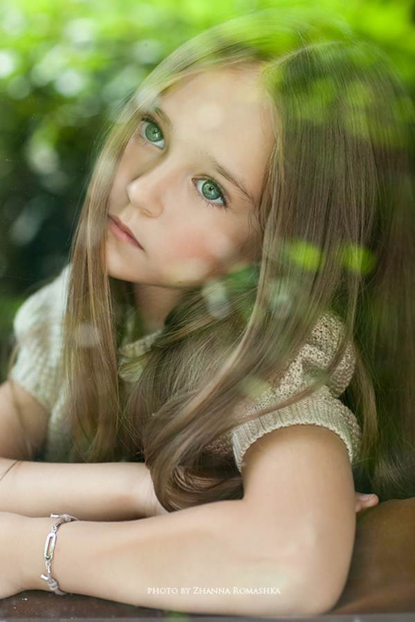 Sonya sinh năm 2006 ở Moscow (Nga) là một trong những mẫu nhí nổi đình nổi đám của nước Nga với khuôn mặt đạt chuẩn tỷ lệ vàng.