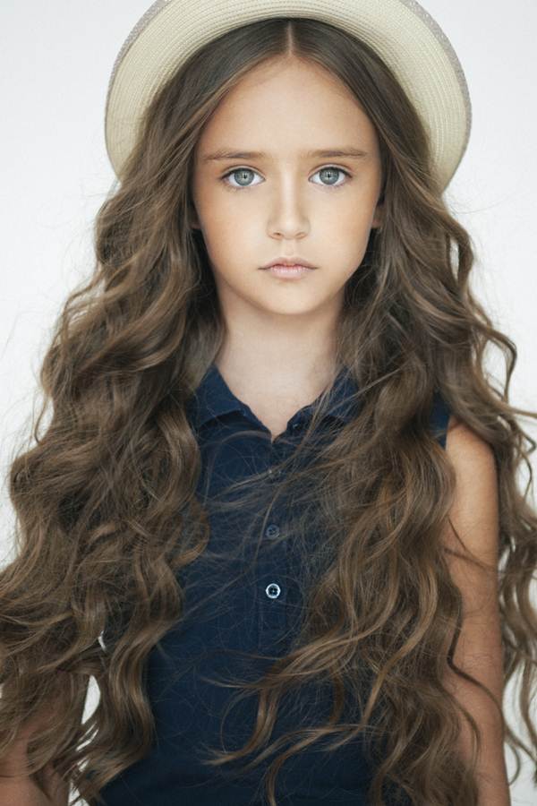 Và thường xuyên xuất hiện trên các tạp chí thời trang ăn khách trong nước