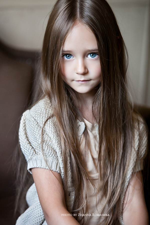 Vẻ đẹp cuốn hút, kiêu sa nhưng cũng không kém phần ngọt ngào, trong sáng của Sonya khiến người xem không khỏi trầm trồ tán dương.