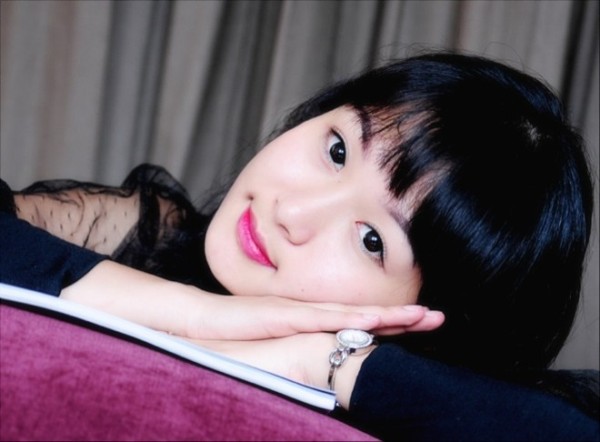 Bà mẹ một con cho biết, cô còn bị nhiều chàng trai đôi mươi tán tỉnh. Song cô thường vui vẻ nói thật tuổi của mình để tránh hiểu lầm.